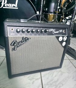 Fender vibro champ xp tube electric guitar  amp !!$300 or best offer !