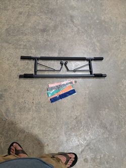 Door Way Mounted  Pullup Bar And Resistance Bands