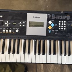 Yamaha Keyboard Piano 