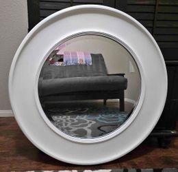 Round Mirror