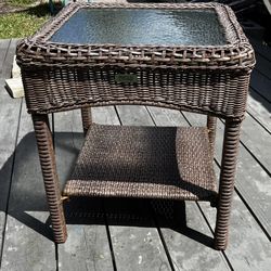 Martha Stuart Wicker/Rattan Side Table w Glass Top LIKE NEW