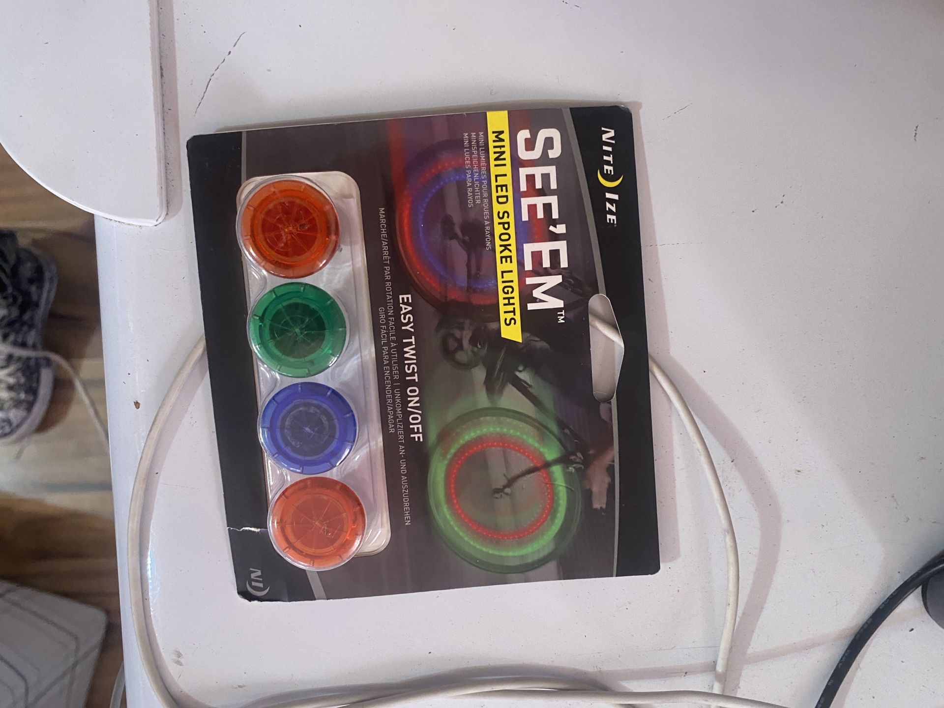 SEE ‘EM Bicycle Spoke Lights. set of 4 brand new Athletic accessory fitness workout in packaging by Nite Ize