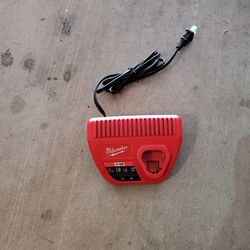 Milwaukee M12 Charger