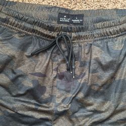 Public Record Mens Large Standard Fit camo Joggers