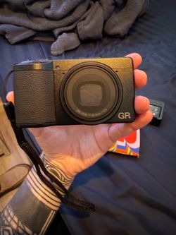 Ricoh GR IV