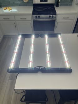 Grower’s Choice ROI-e420 Grow Light