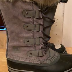Girls Sorel Snow Boots Beautiful Conditions Size 2