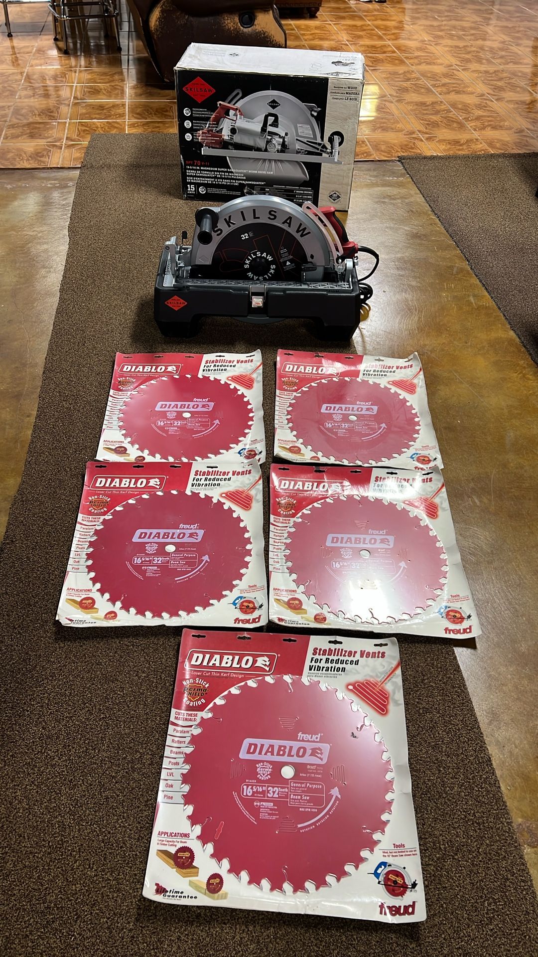 Skilsaw 16-5/16” Magnesium Super Sasquatch Saw W/5 Blades