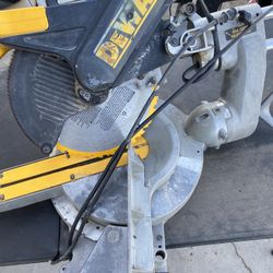 Dewalt Saw 