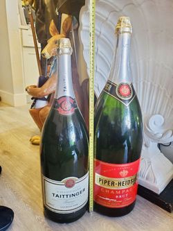 Taittinger Brut & Piper Heidesieck Giant Glass Prop Bottles!!