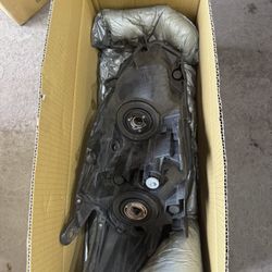 Toyota Prius 2013 Headlight( right side) ( not original)
