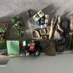 Selling Reptile Enclosures And Supplies