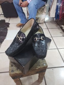 Alligator shoes , zapato de cocodrilo Make Me AN OFFER there Still Available