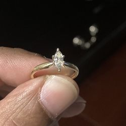 Beautiful  Gold Diamond  Engagement ring ,  3/4 Carrots 
