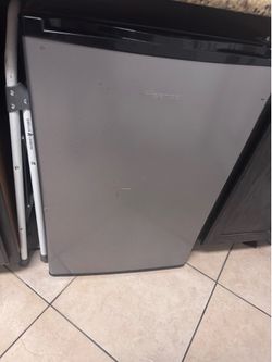 Mini fridge