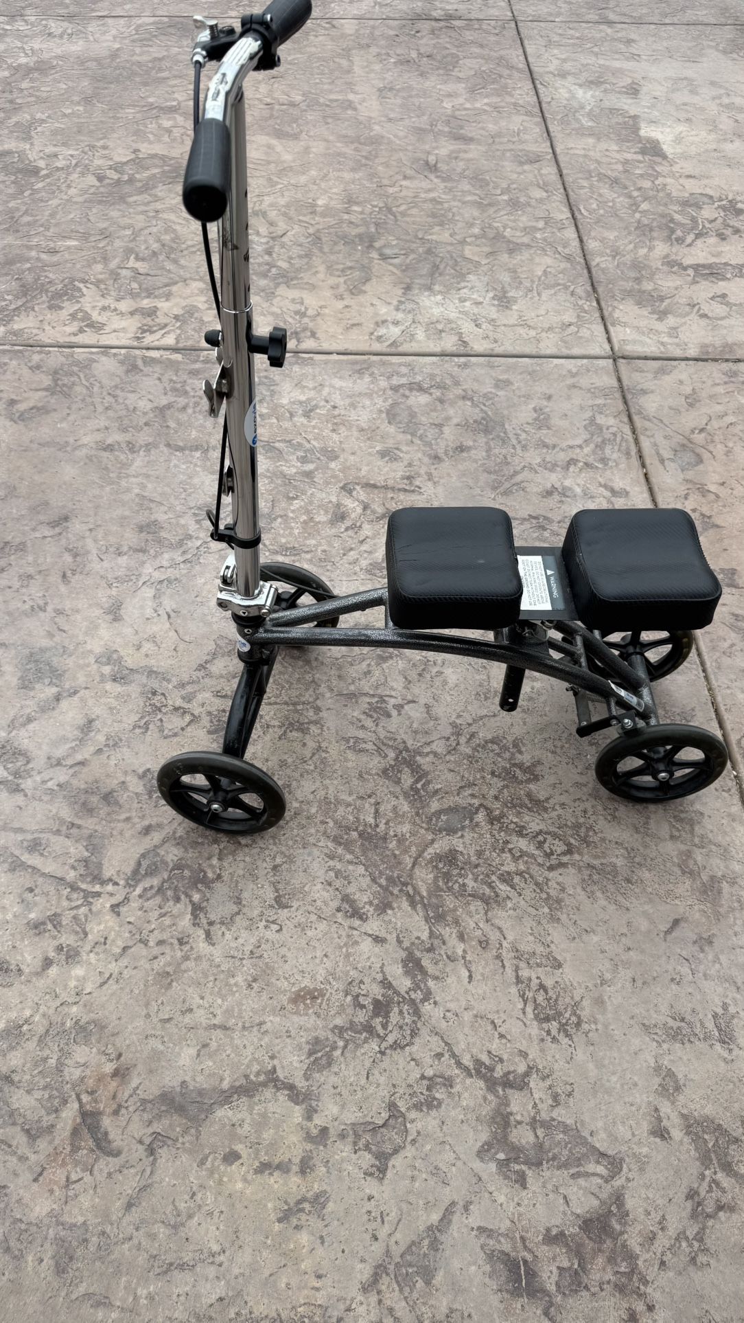 Knee scooter/Walker
