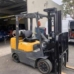 TCM FGC25-4 Forklift- 4,300 lbs Capacity
