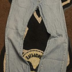 Women’s Low Rise Levi’s 