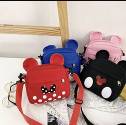 super cute compact disney mickey crossbody !