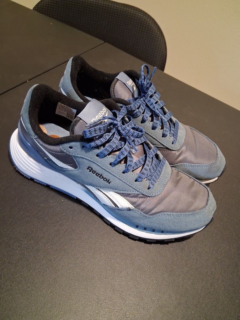 Men's Adidas Tennis Shoes Size 8