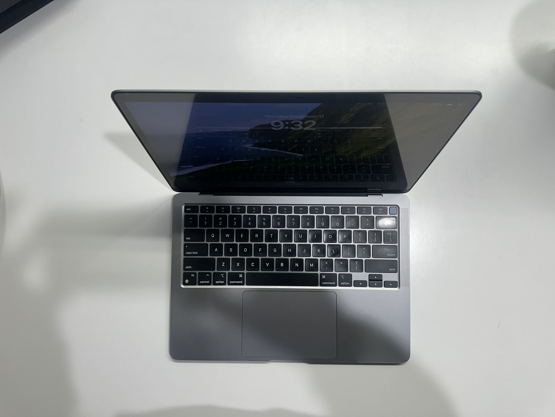 MacBook Air M1 (2020) – 13.3” / 8GB RAM – $500 (Negotiable)