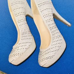 Very good ladies high shoes sizes (9/12 M) only $15