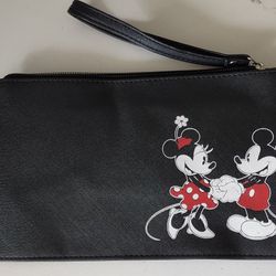Minnie Mickey Wristlet 