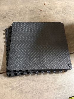 Workout mat padding for floor