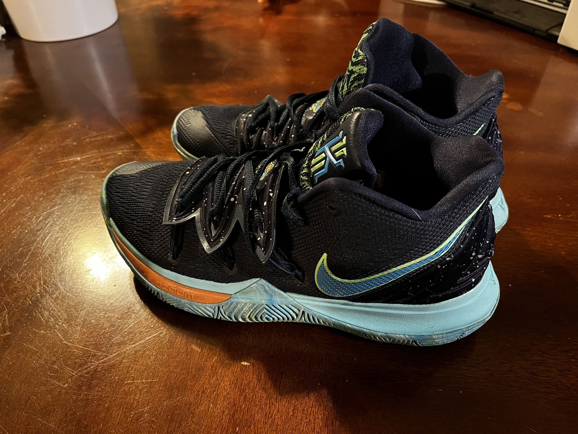 Nike Kyrie 5 UFO Men Size 8.5