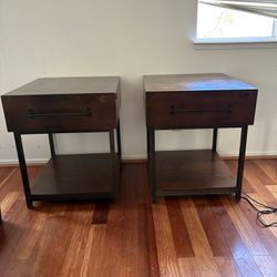 Wood nightstand/end tables