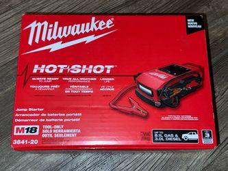 Milwaukee M18 18V Lithium-Ion Cordless 2000 Peak Amp HOTSHOT Jump Starter (Tool-Only)