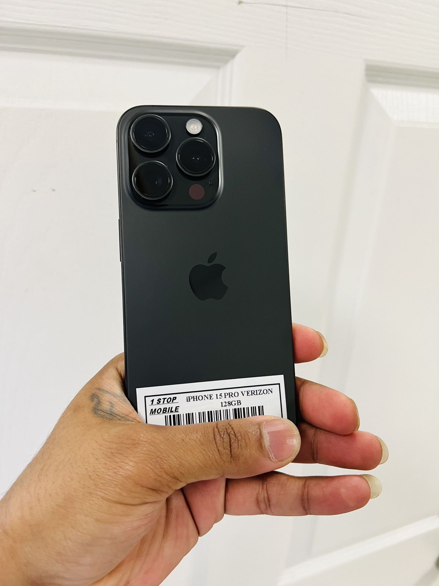 iPhone 15 Pro Verizon 128GB $800