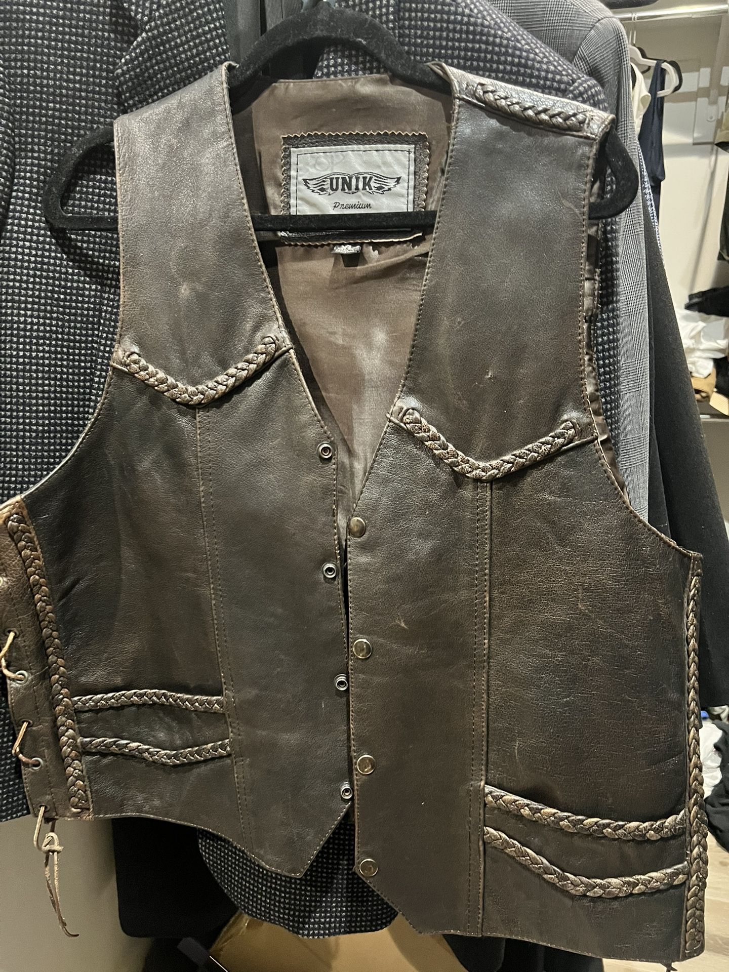 Unik Men’s Brown Leather Vest Xl