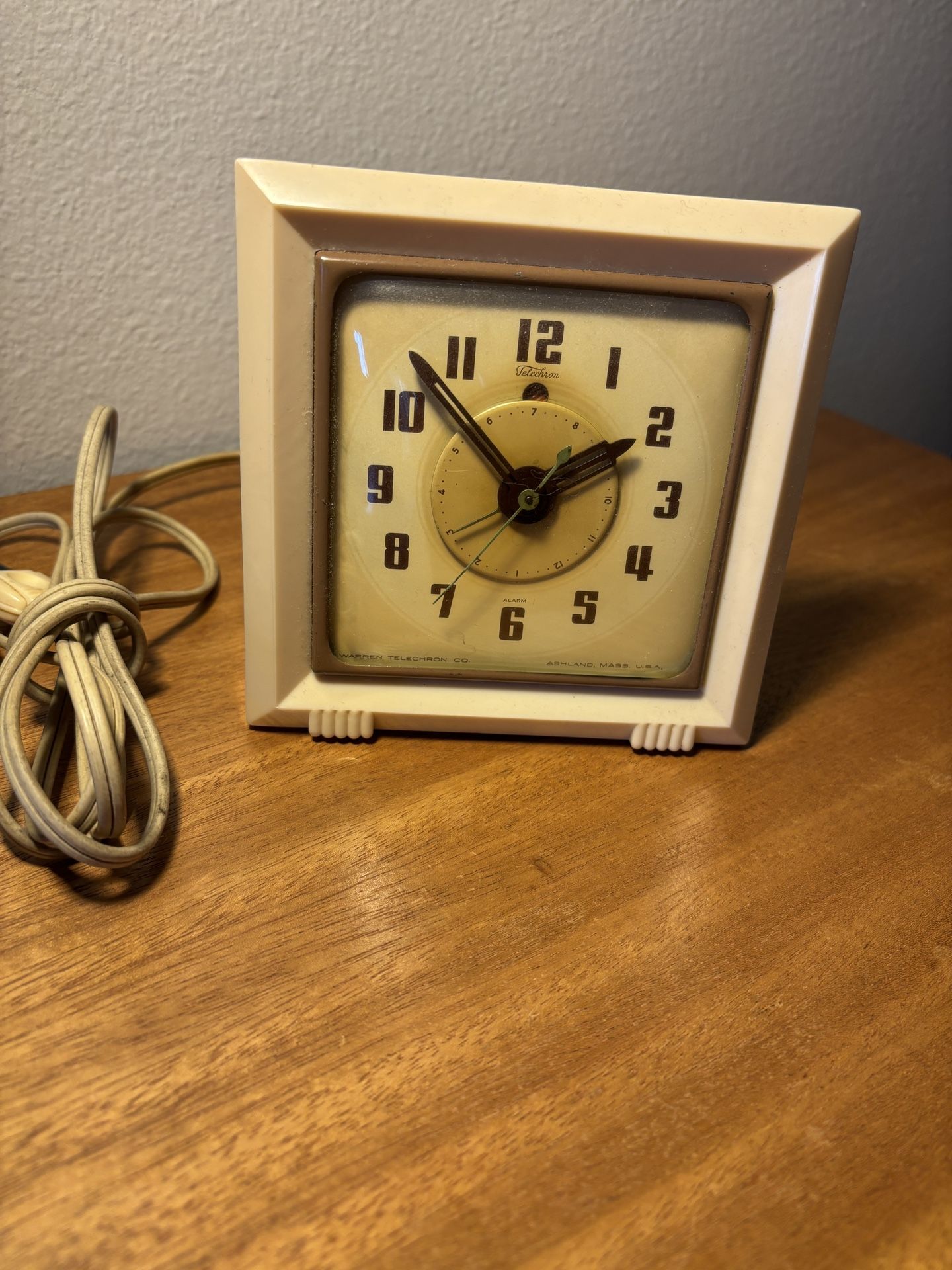Vintage Telechron Electric Desk Clock