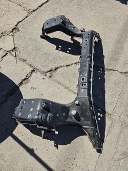 Buick enclave radiator support Oem
