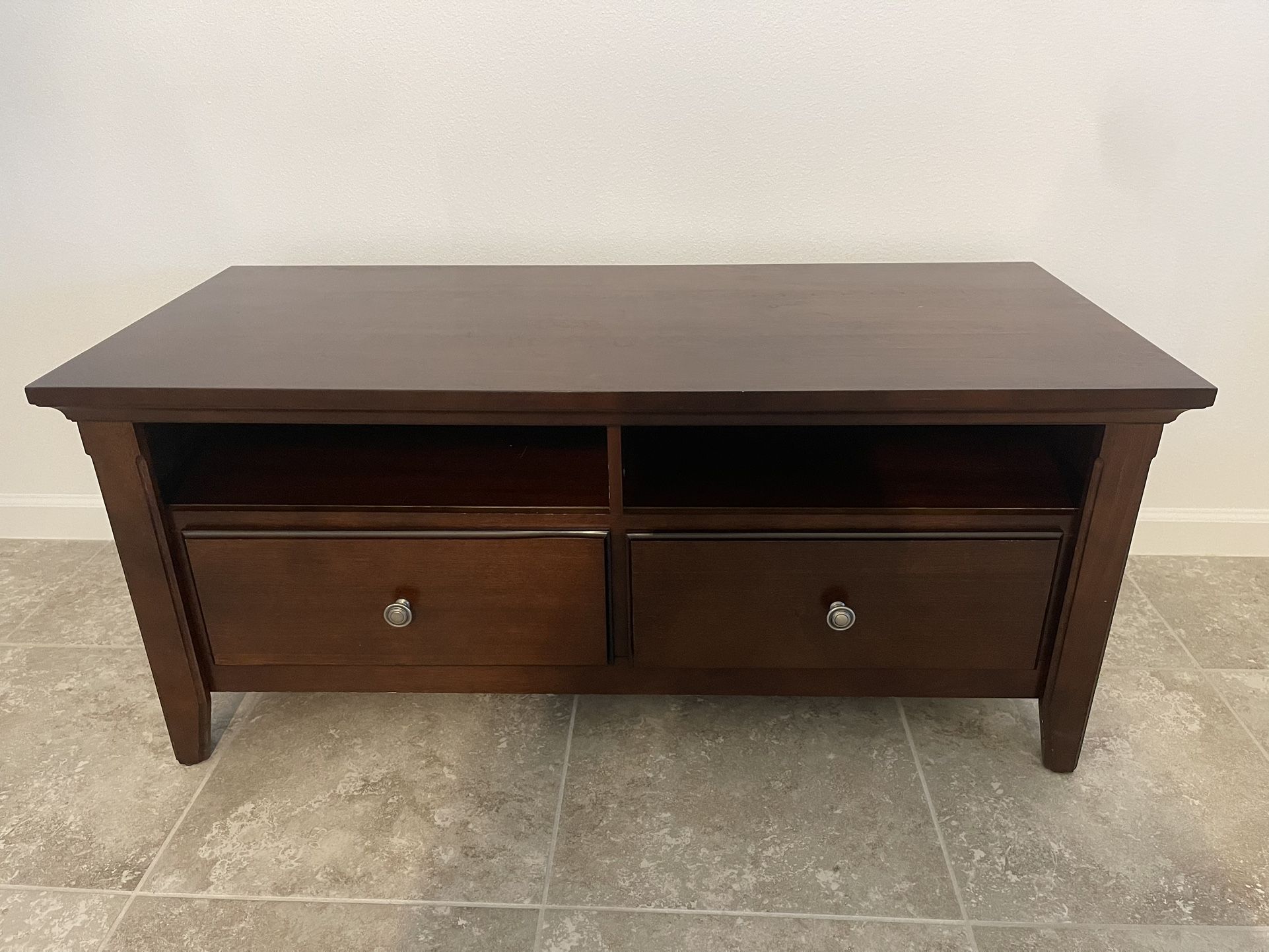 Furniture Tables/Chair
