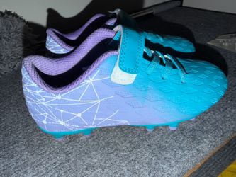 Girls Soccer shoes 11.5