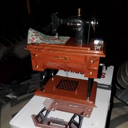 Musical Mini Vintage Sewing Machine Music Box ABS Sartorius Toy Model  Decor