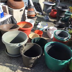 I HAVE  LOTS OF FLOWER POTS FOR SALE ALL KINDS . PRICES START FROM $1 Up To $15