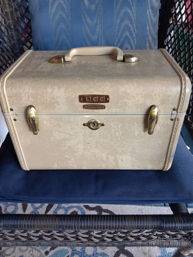 Samsonite Train Case.