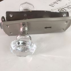 Fully functional antique style door knob