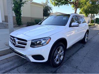 2017 Mercedes Benz glc300