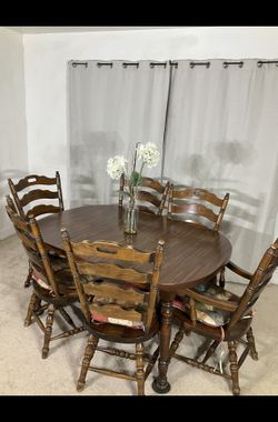 VTG Solid Wood Extendable Table With 6 Chairs 