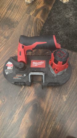 Milwaukee M12 sub compact band saw