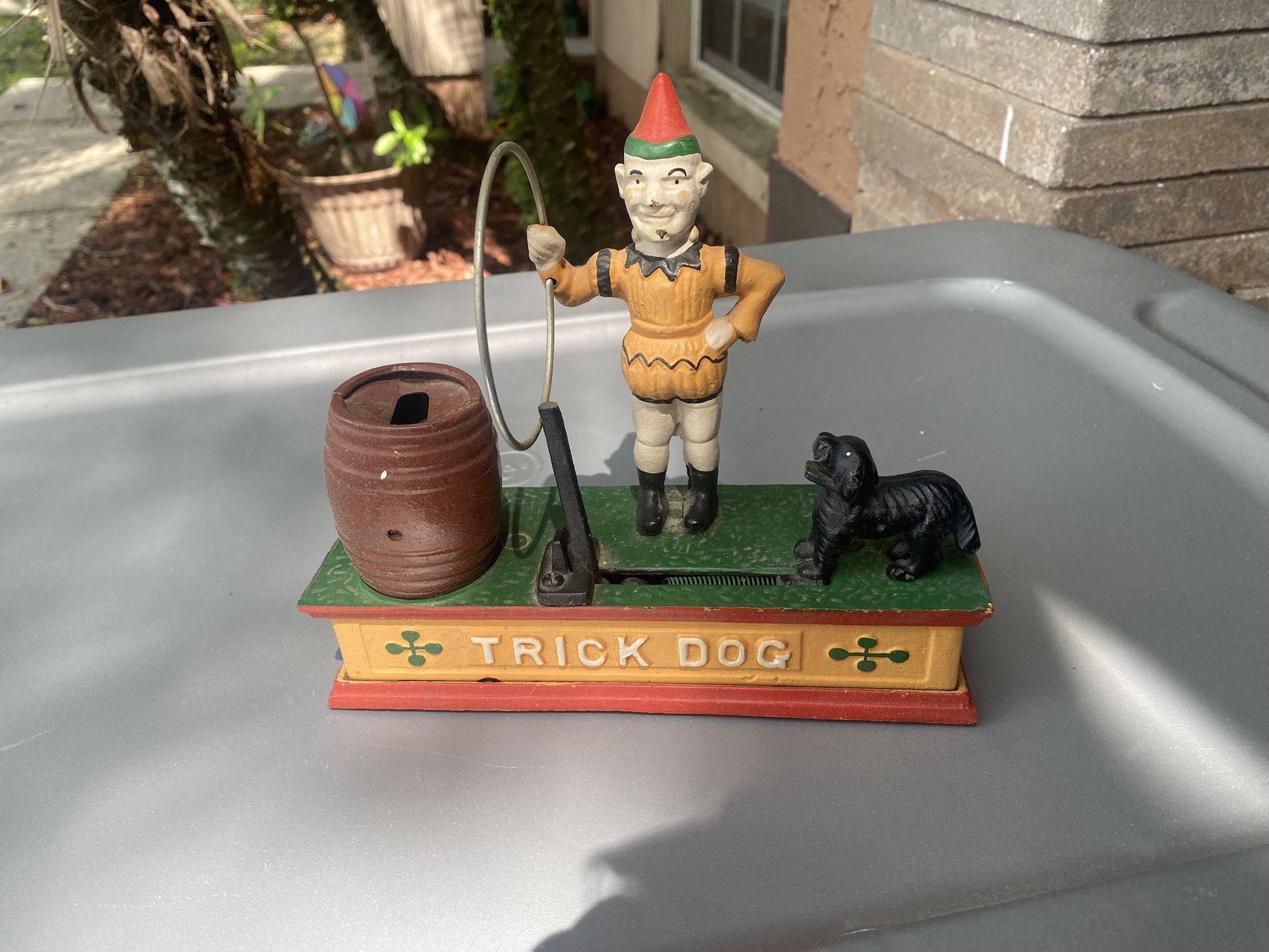 COLLECTIBLE!!! Cast iron antique money bank