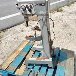 Hobart 30 Quart QT D-300T D-300-T Commercial Bakery Mixer - 115 volts!