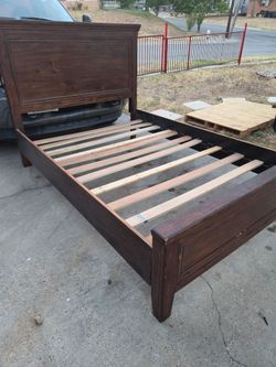 Full size bed  54x75. Platform