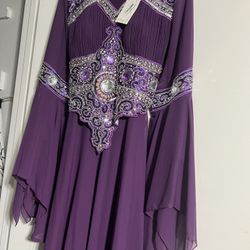 Most beautiful unique dress. Great for bridesmaid, graduation, prom.. size small. Brand new 