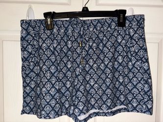Mudd navy and white patterned shorts
