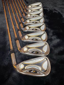 TaylorMade r7 Irons Set (Stiff Flex, Men’s Standard)